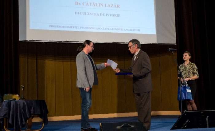 Cătălin-Lazăr-premiile-senatului-UB
