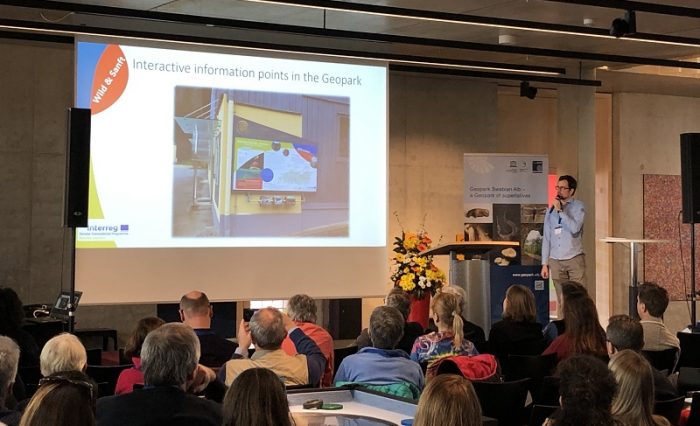 Geoparcul-Dinozaurilor-expozitie