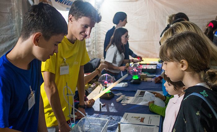 UniCo noaptea cercetatorilor