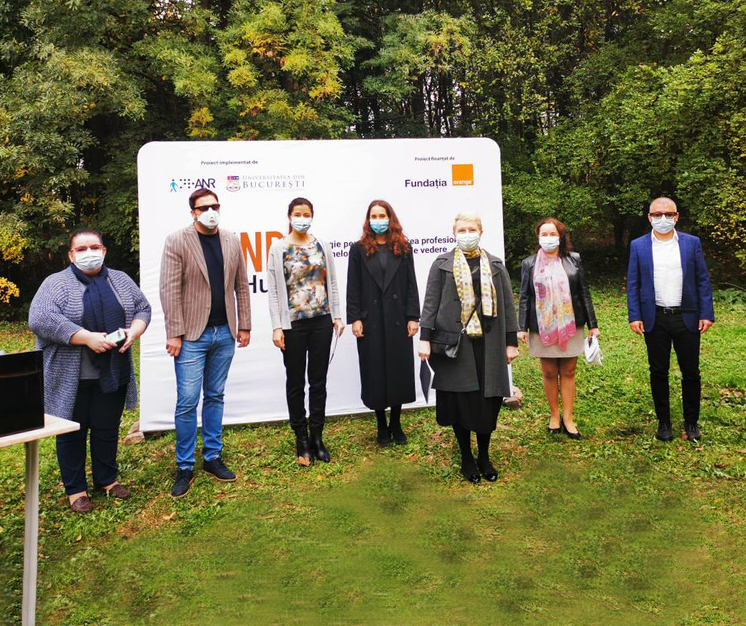 fotografie de la lansarea proiectului blindhub, in gradina botanica a universitatii din bucuresti