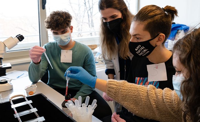 Laboratorul calator - STIRE