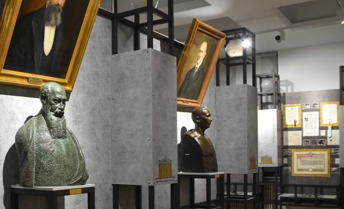 Muzeul UB v2 - STIRE