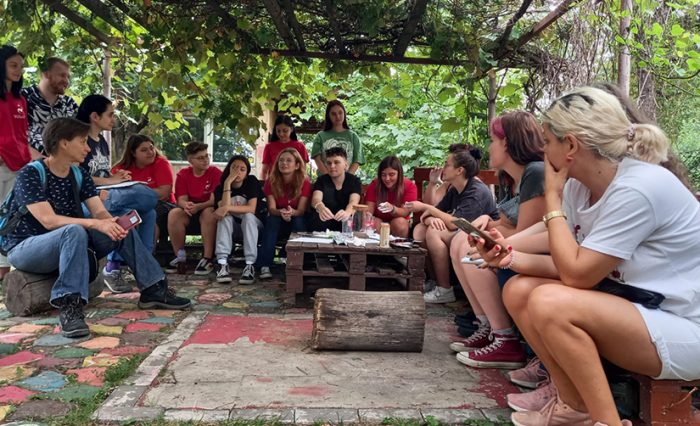 studenti ub practica geoparc tara hategului unesco