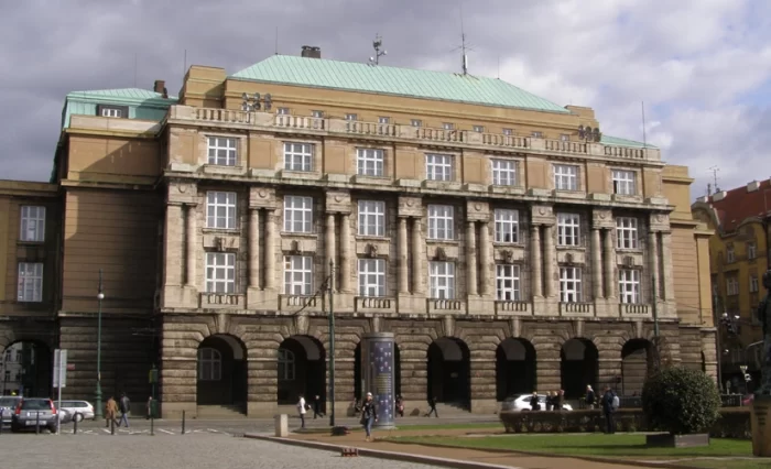 universitatea din praga