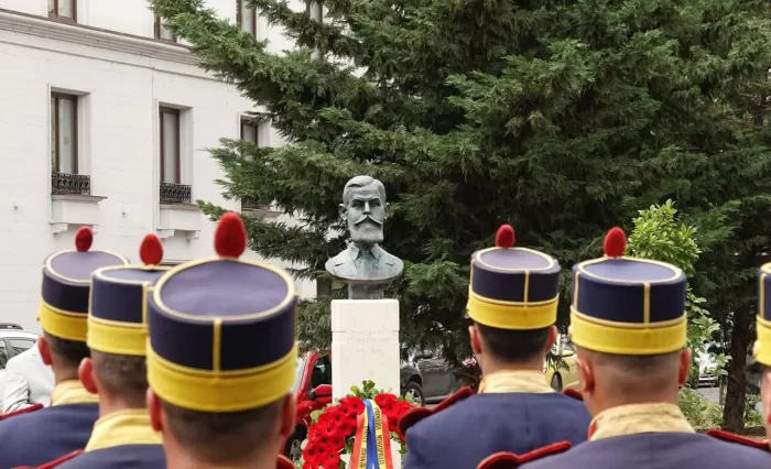 bust Emmanuel de Martonne universitatea din bucuresti donatie bucuresti (1)