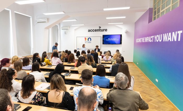 inaugurare amfiteatru flls puskin accenture lab 2024