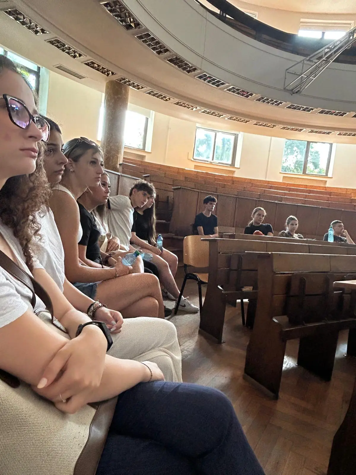 joi, facultatea de drept